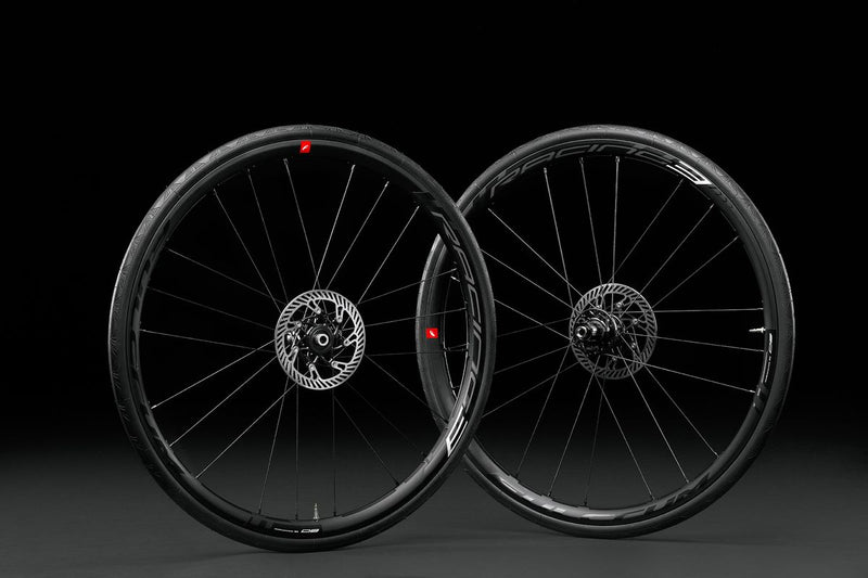Load image into Gallery viewer, Fulcrum Racing 3 Disc Brake Wheelset 28&quot; - Road/Gravel
