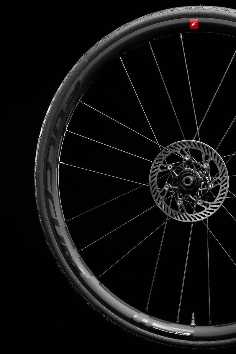 Load image into Gallery viewer, Fulcrum Racing 3 Disc Brake Wheelset 28&quot; - Road/Gravel
