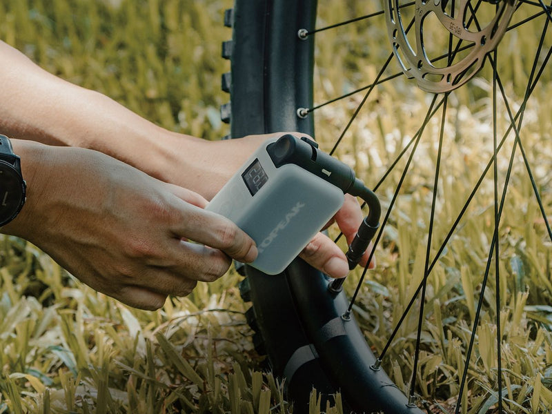 Load image into Gallery viewer, Topeak E-Booster Digital Electric Pump
