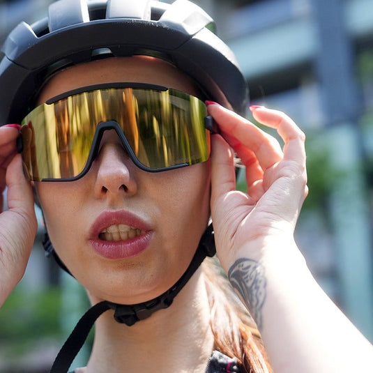 ULAC Neo Vue HOKO Eyewear with Photochromic Lenses and Dual Purpose Handlebar Bag