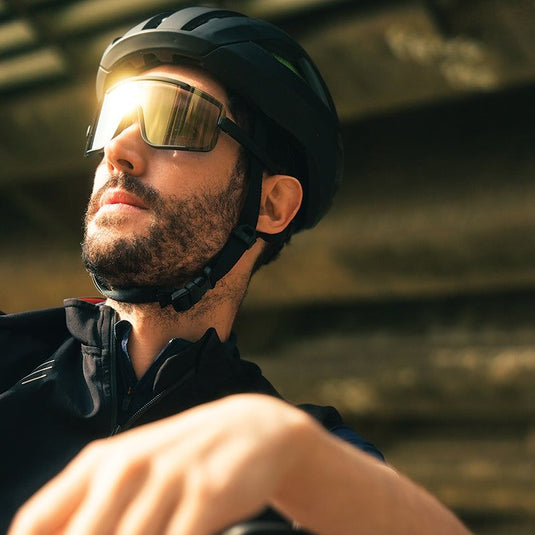 ULAC Neo Vue HOKO Eyewear with Photochromic Lenses and Dual Purpose Handlebar Bag