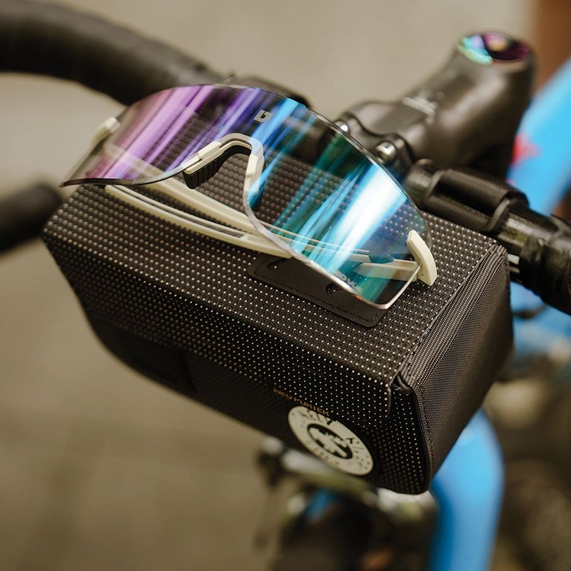 Load image into Gallery viewer, ULAC Neo Vue Visionär Eyewear with Neo Porter Bag
