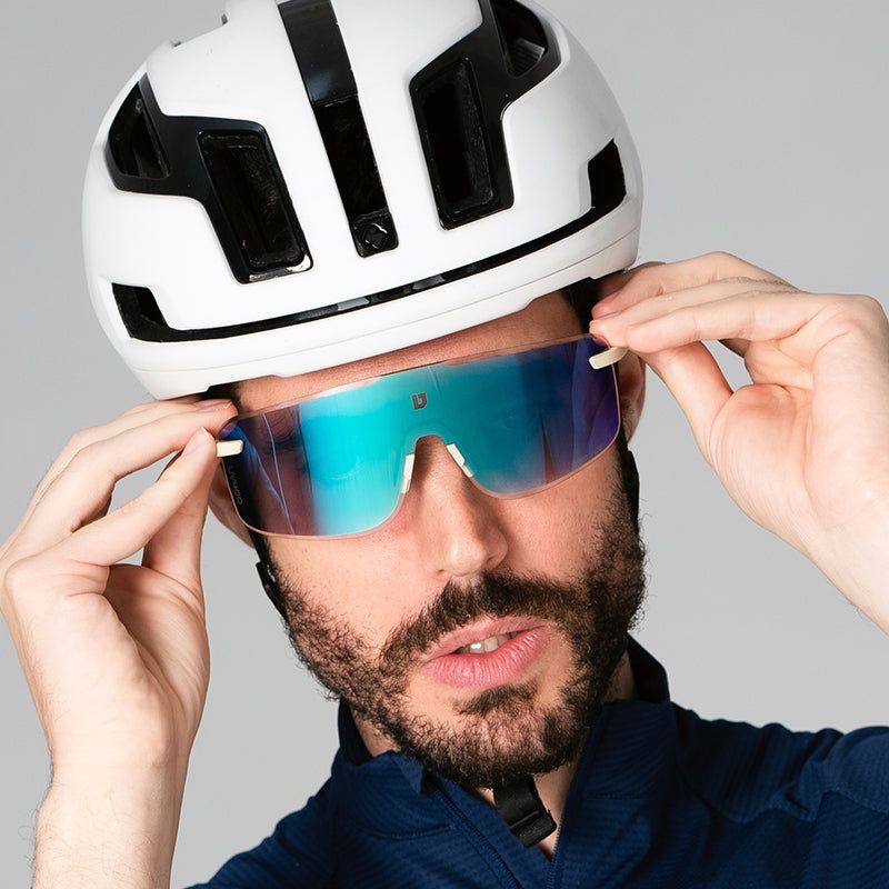 Load image into Gallery viewer, ULAC Neo Vue Visionär Eyewear with Neo Porter Bag
