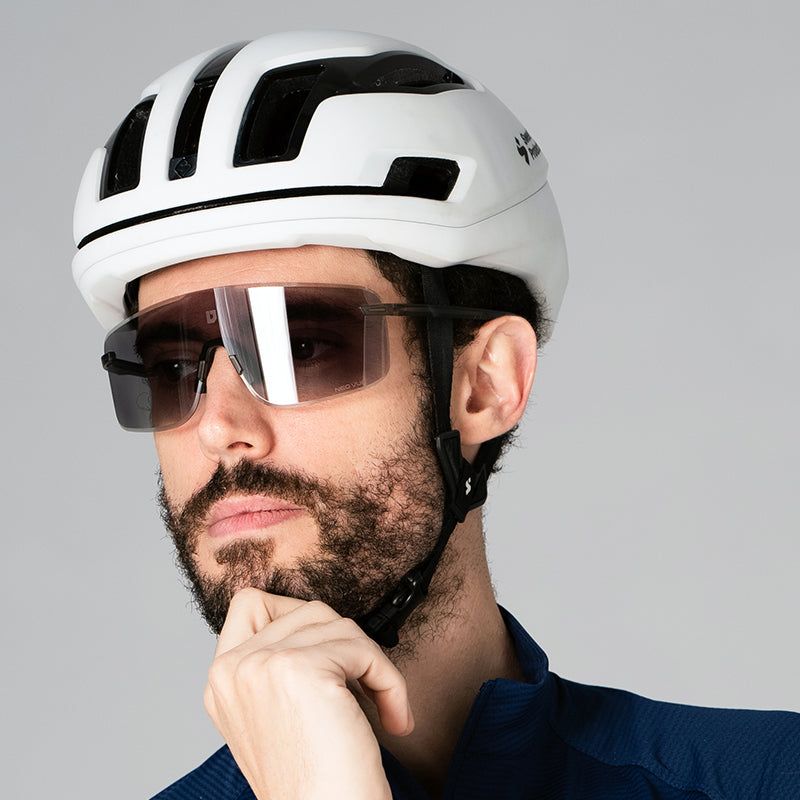 Load image into Gallery viewer, ULAC Neo Vue Visionär Eyewear with Neo Porter Bag
