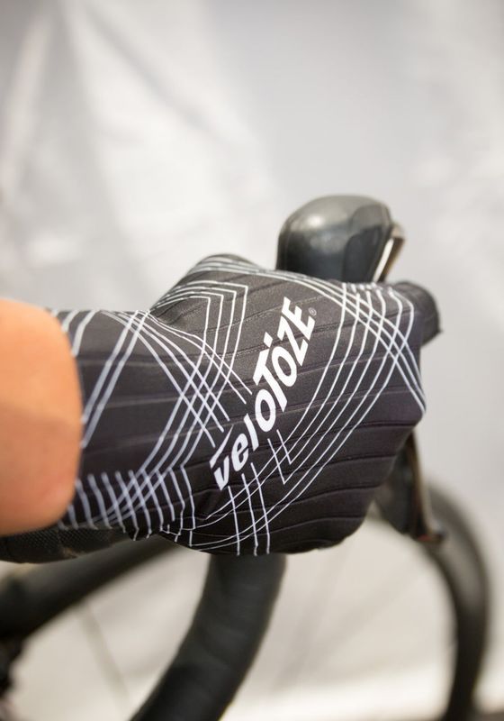 Load image into Gallery viewer, VeloToze Aero Gloves
