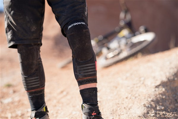 Load image into Gallery viewer, Fasthouse Hooper Knee Pads
